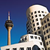 Medienhafen Düsseldorf mit Fernsehturm. Foto: Michael Gaida/pixabay.com